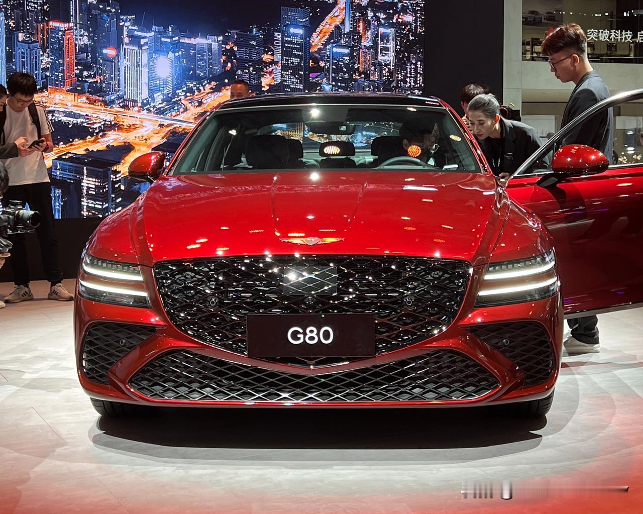 本届大湾区车展上我们迎来新款捷尼赛思G80的上市，新车共推出2款车型，售价区间为