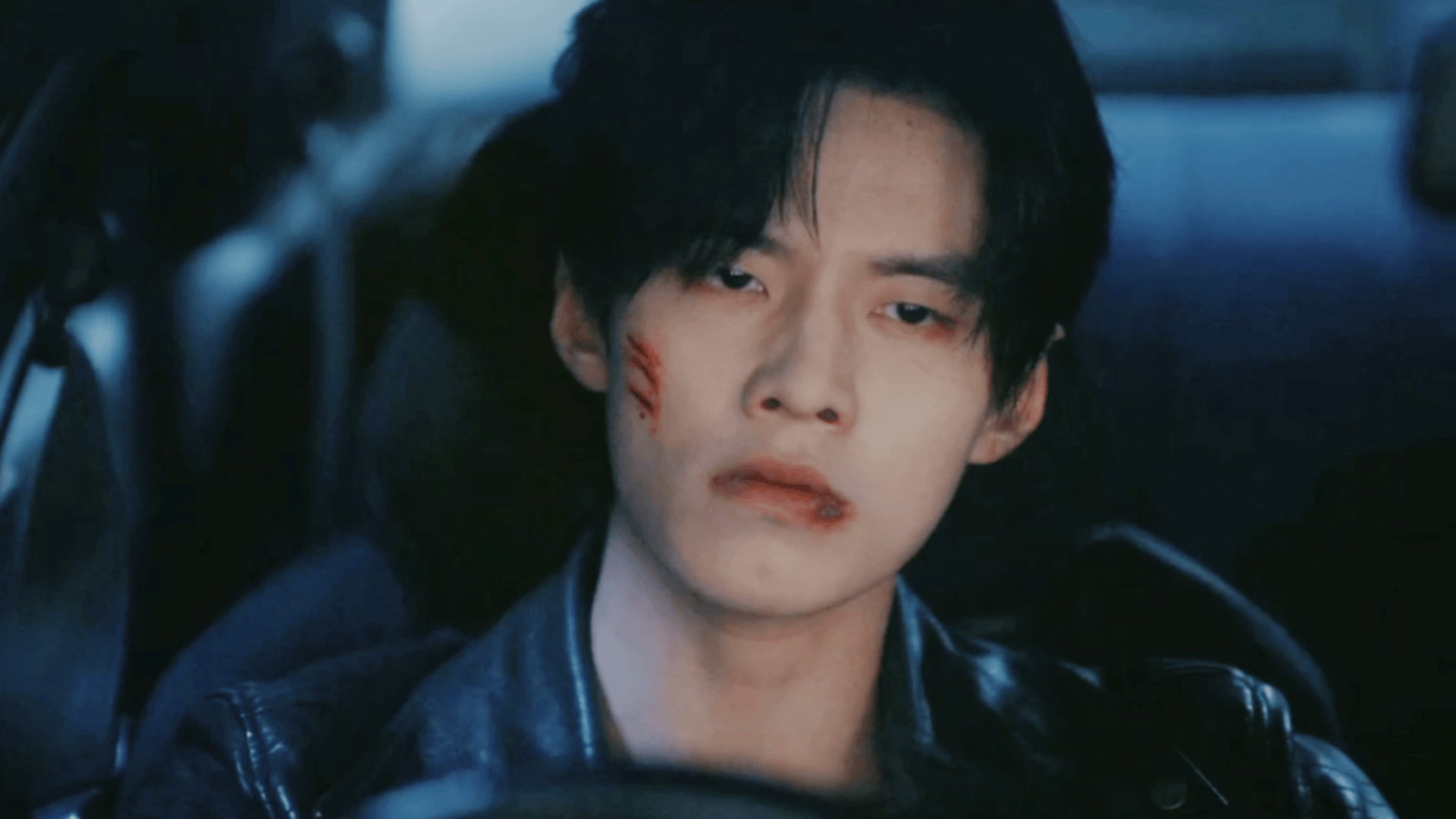 双轨自来水  何与今今年的影视表现，表情包比角色先出圈了 