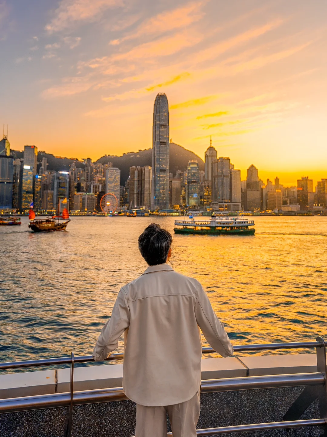 我发现了维港的最美拍照机位❗️拒绝游客照