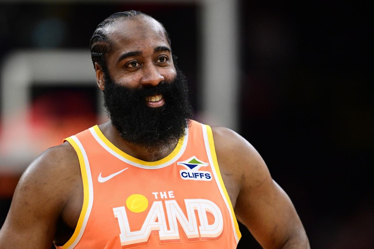 哈登这也太强了吧，在今天刚刚结束的NBA季后赛第一轮G2的比赛中，骑士在自己得主