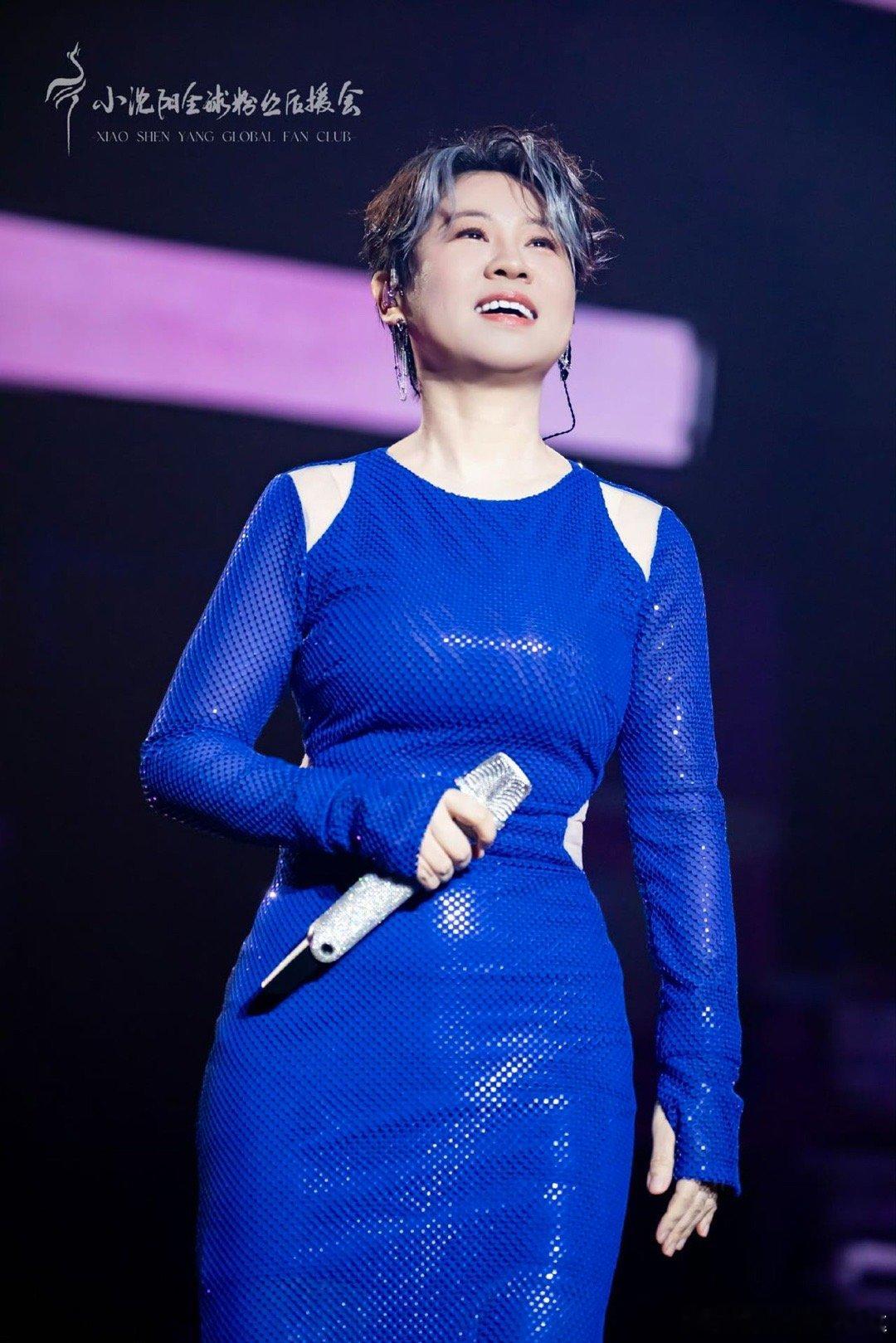 邪恶车厘子沈春阳当导演了沈春阳的跨界真的是大胆突破——从台前到幕后，她延续了“老