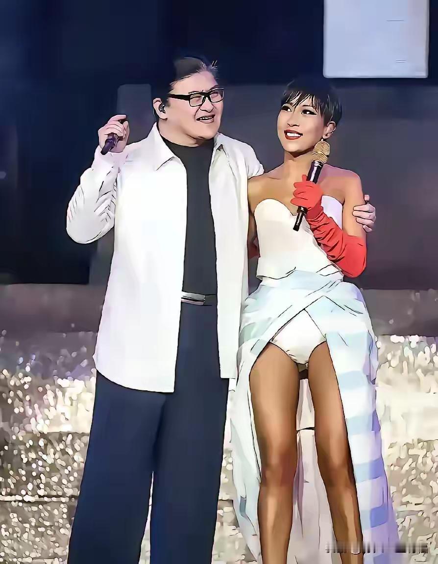 这穿搭，
是潮，是前卫，是时尚，还是好看？
是我审美出问题了吗？