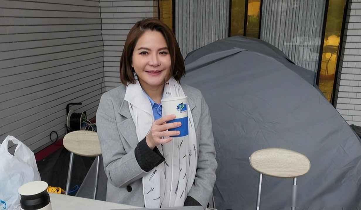 朱立伦退了，连家动了，国民党乱了

那天投票结果出来，大家都没觉得意外，212个