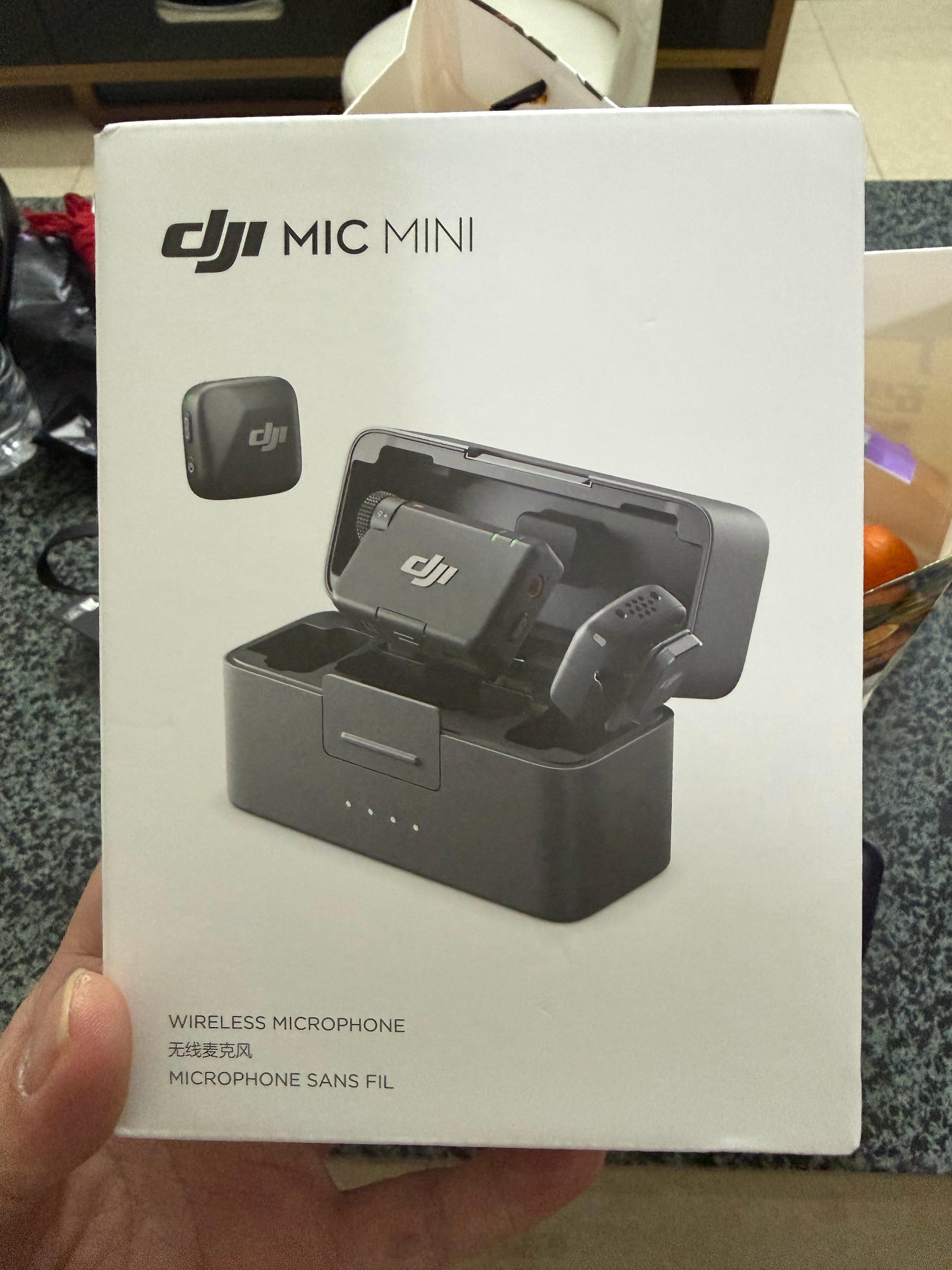 新年买的一个数码产品，大家的mic mini。主要是冲着它的小巧和性价比入手的。