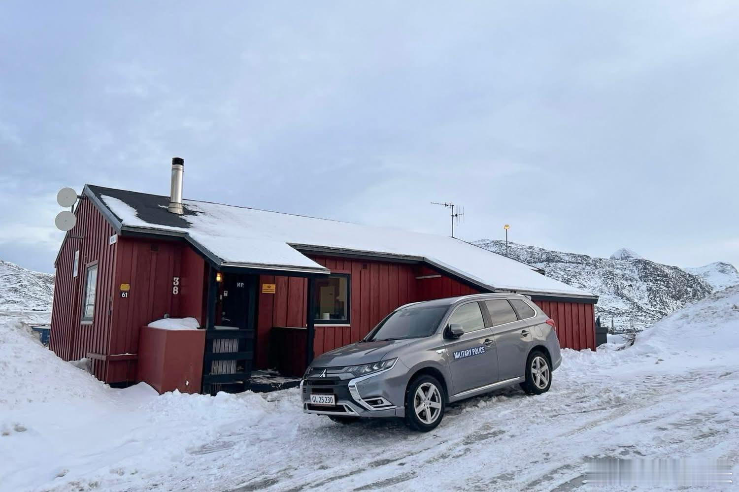 丹麦军方在格陵兰岛努克设置了常驻宪兵队。宪兵就是军事警察，不是为打仗，是为纠察和