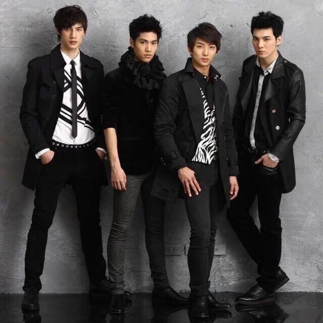 从4人团扩增到7人到最后12人，现在还有点声量的就剩王以纶了吧 