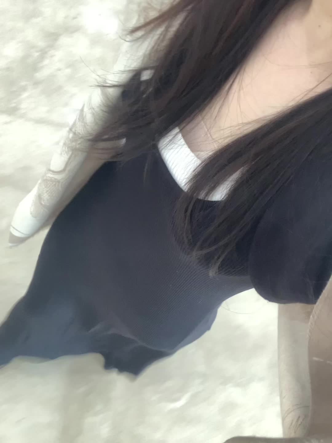周五快乐✌🏻雨天快乐☔️ 中年少女六大爱好：工作 自律 独处 睡觉 ...