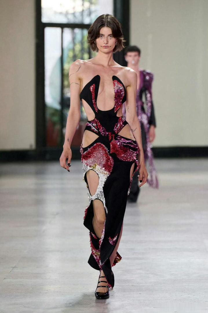 周大福正式官宣赵露思成为全球品牌代言人，露思目前是唯一一个【国外顶奢宝格丽】和【