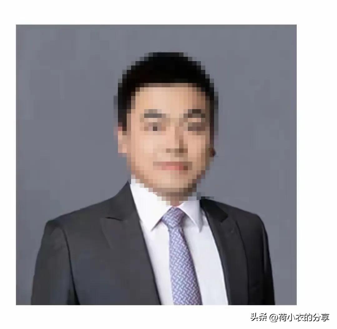 律师和空姐一起翻车后，最后悔的，应该就是律师的妈妈了吧？

你看，儿子名声臭了，