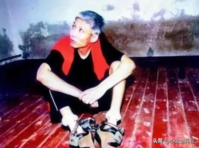 2003年，刘涌被执行死刑前十分镇定，苦笑看妻子、拒绝更换新衣服，押到殡仪馆抬进