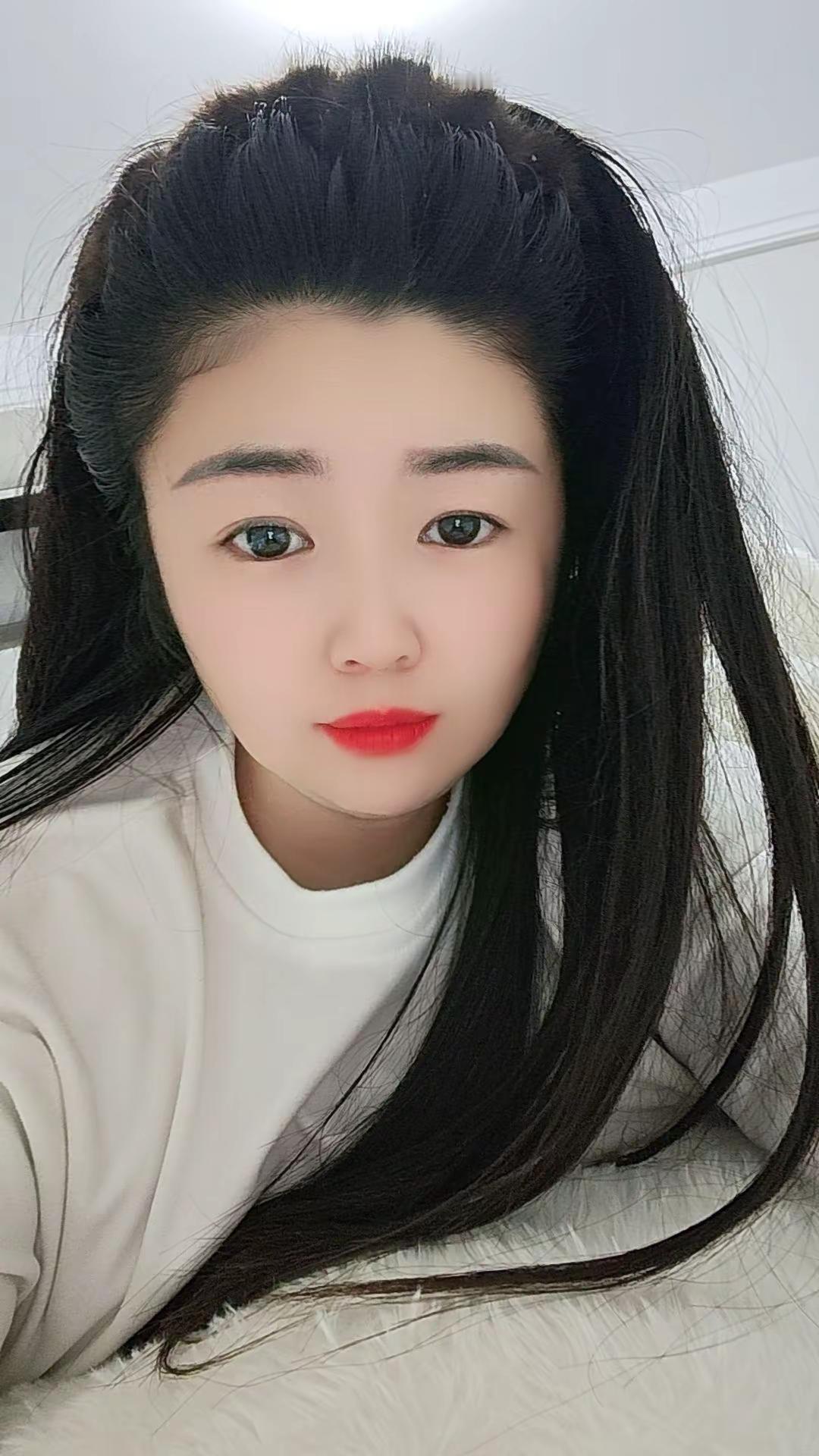 爱是什么？爱是骄傲的人会低头，倔强的人会服软，爱是是下意识的惦记和潜意识的偏爱，