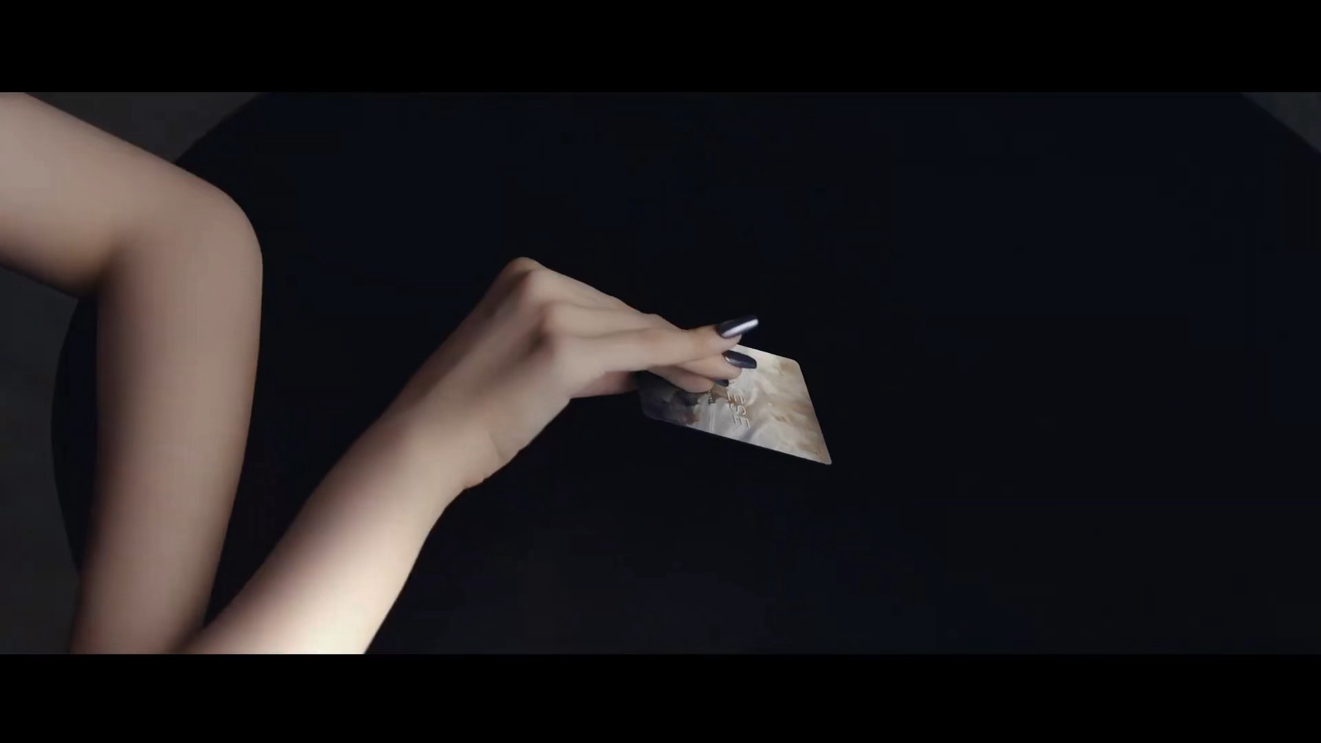 虞书欣CENESE塞纳斯全球品牌代言人开始预热了呀！期待正式官宣！