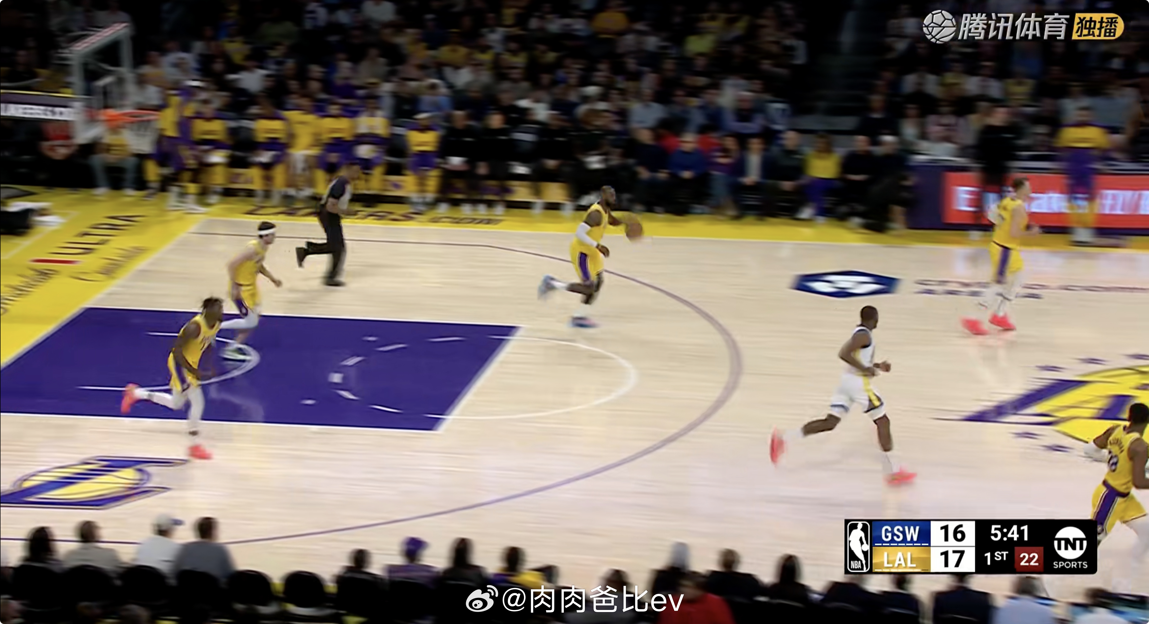 湖勇大战，湖人第一节怒丢12记3分，手感真差季后赛既视感啊，双方第一节几乎都没有