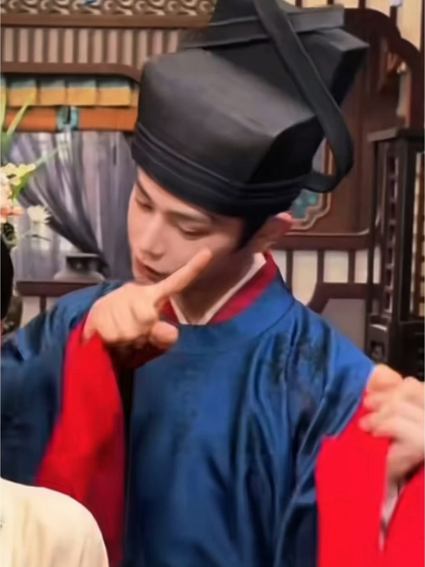 丁禹兮《司宫令》剧宣营业跳拨开乌云手势舞了我们赵皑大人太萌太可爱了丁禹兮丁禹兮