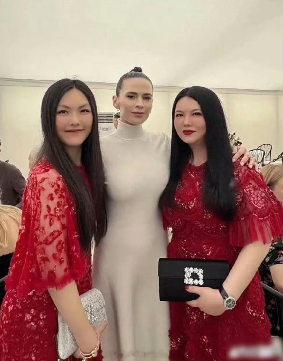 王诗龄能不能穿点年轻人的衣服，看起来和李湘傻傻分不清楚 