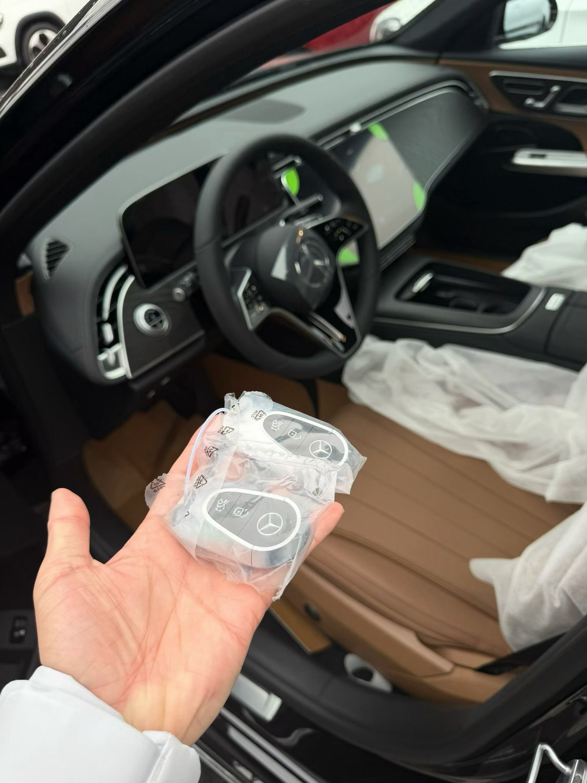 出2个江浙奔驰E260L经典现车指导价37.88万全款裸车31.5万有旧车领完补