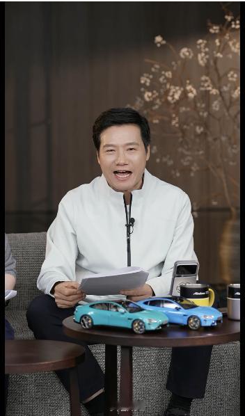 雷军辟谣小米SU3 雷军直播回应网传小米SU3相关猜测，直言消息均为不实信息。他