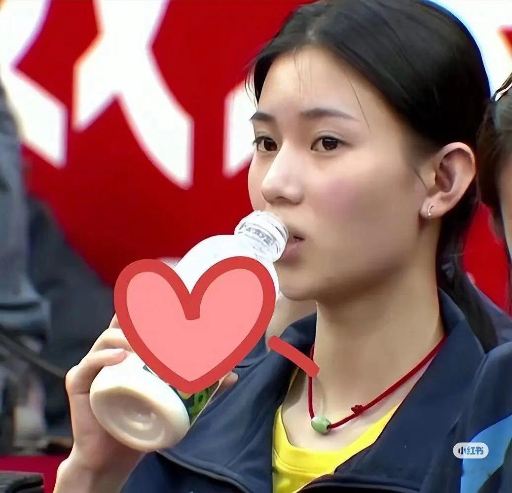 王添艺确实是美的，就是成绩不行 ​​​