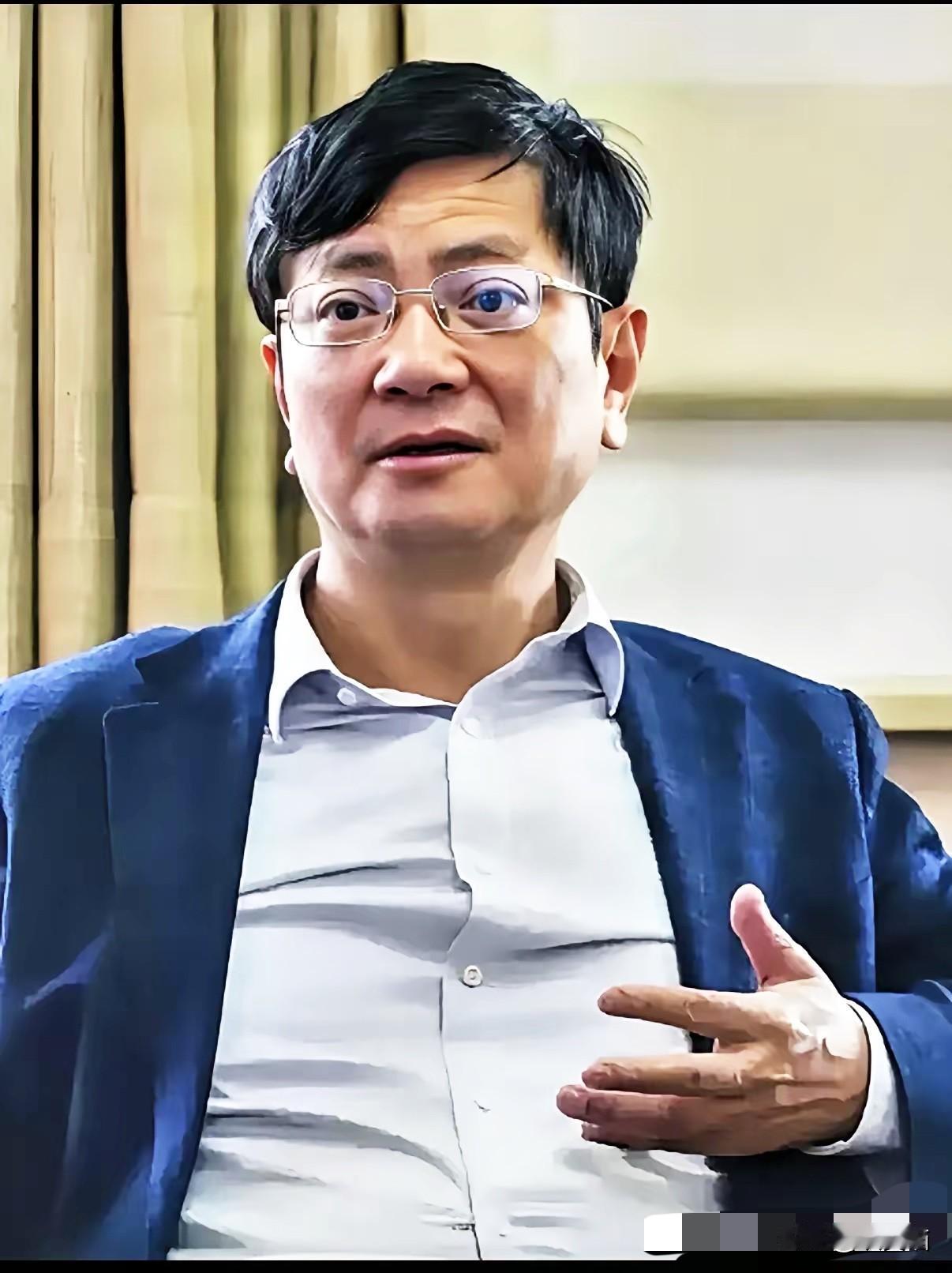 这下家长们不焦虑了吧？
教育部明着说，英语没踢出高考，倒是要把口语和听力的分值提