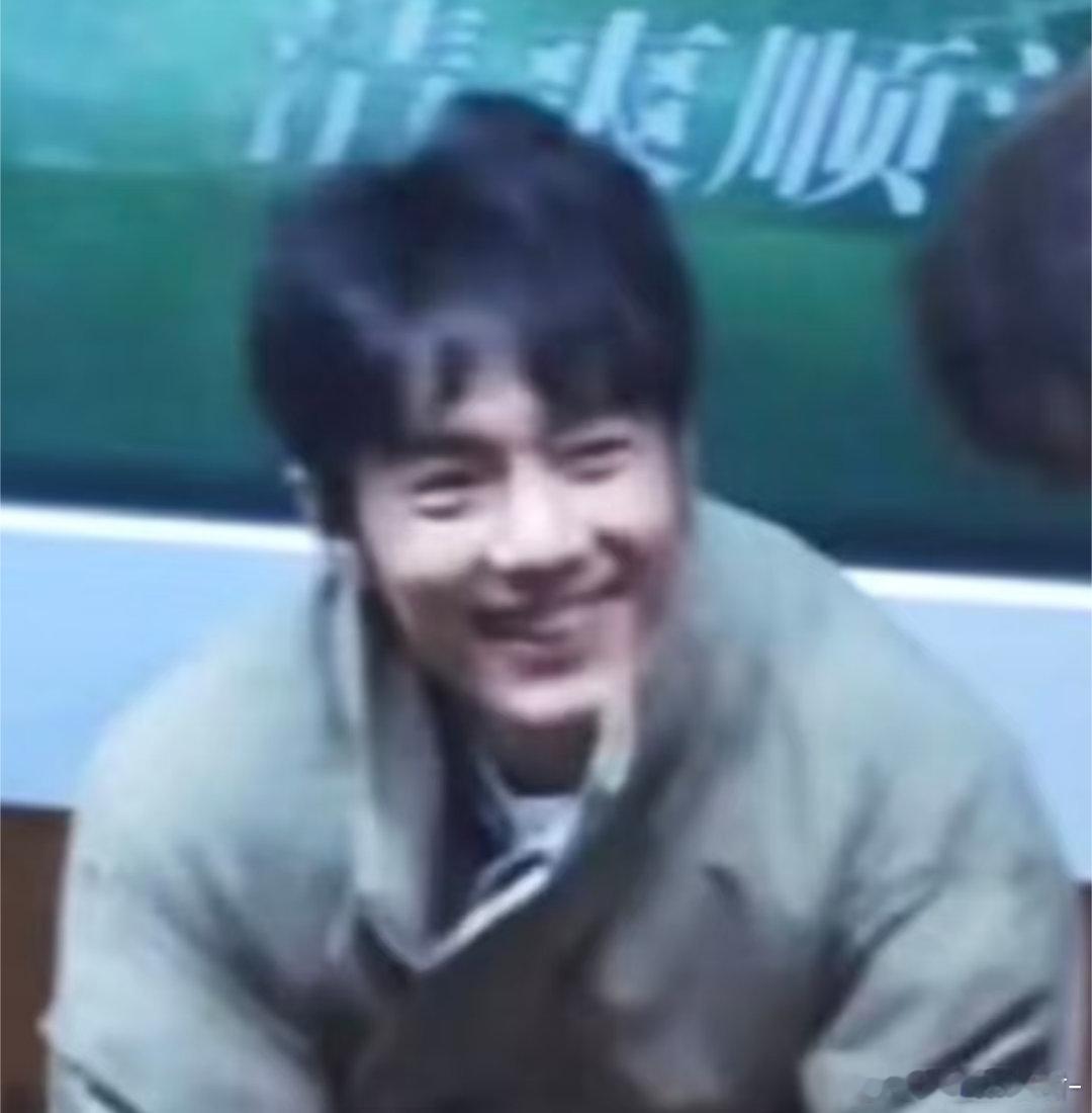 肖战怎么这么萌啊 好想偷他兔牙牙😋🤲🏻 