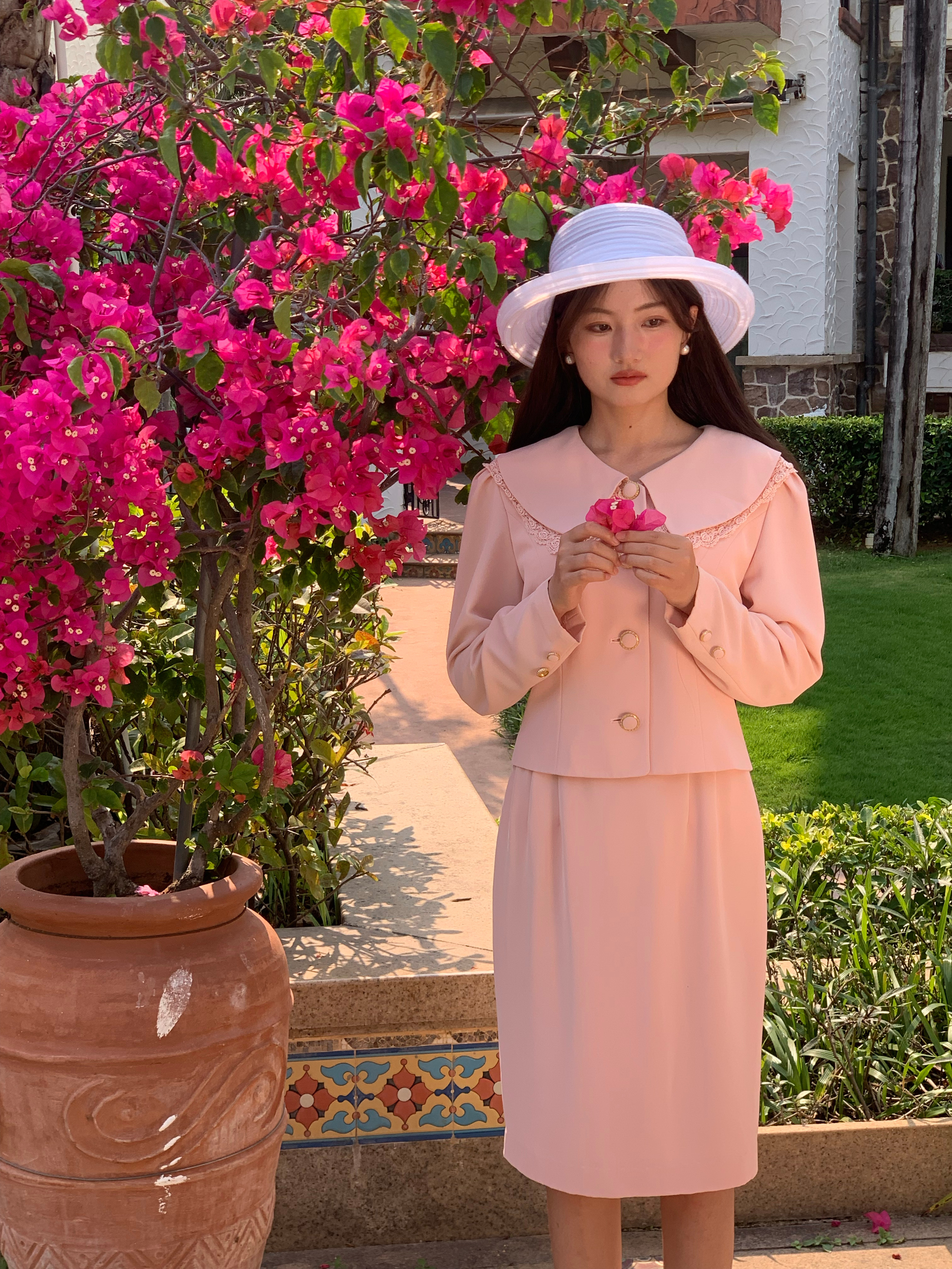 客片花絮和小张的一天，两年前给小张拍了婚纱照之后又再次见面啦！！！小张又少女又纯