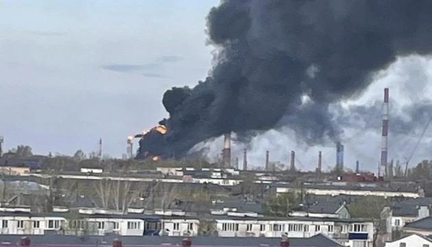 6月18日，据社交媒体报道，昨天，乌克兰无人机袭击俄罗斯一处炼油厂，到目前为止，