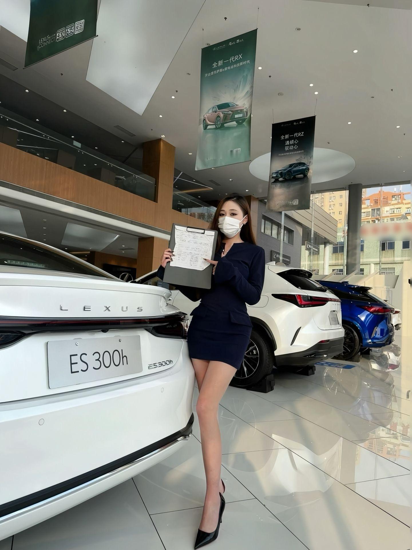 ES这款车型定位介于B+级和C级车中间，能对比3系也能对比5系[doge] ​​