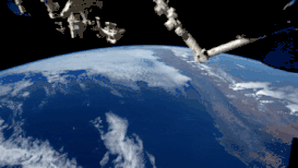 每天一条冷知识 我们头顶上有超过3万颗近地轨道卫星。这些卫星的设计寿命通常为5到