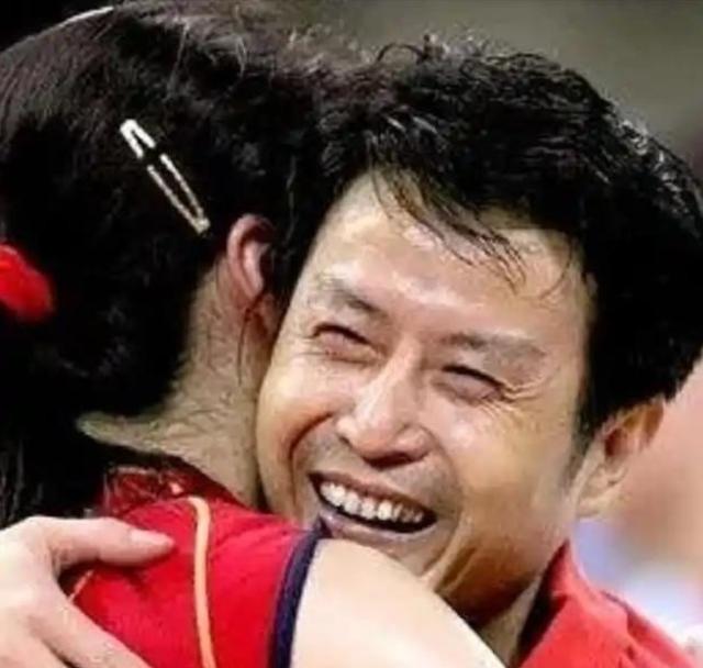 1992年陈忠和的第一任妻子因背包带勾住了火车，而被卷入火车下不幸而亡。3年后，