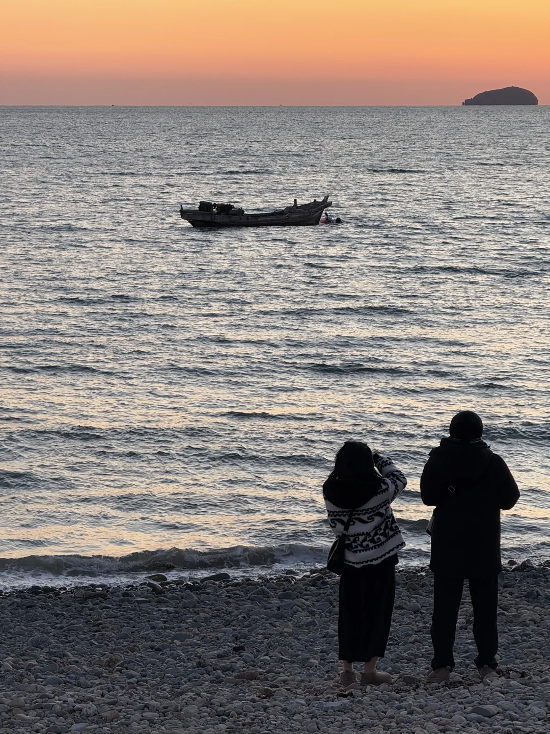 🌊 陪你看海的人比海还浪漫