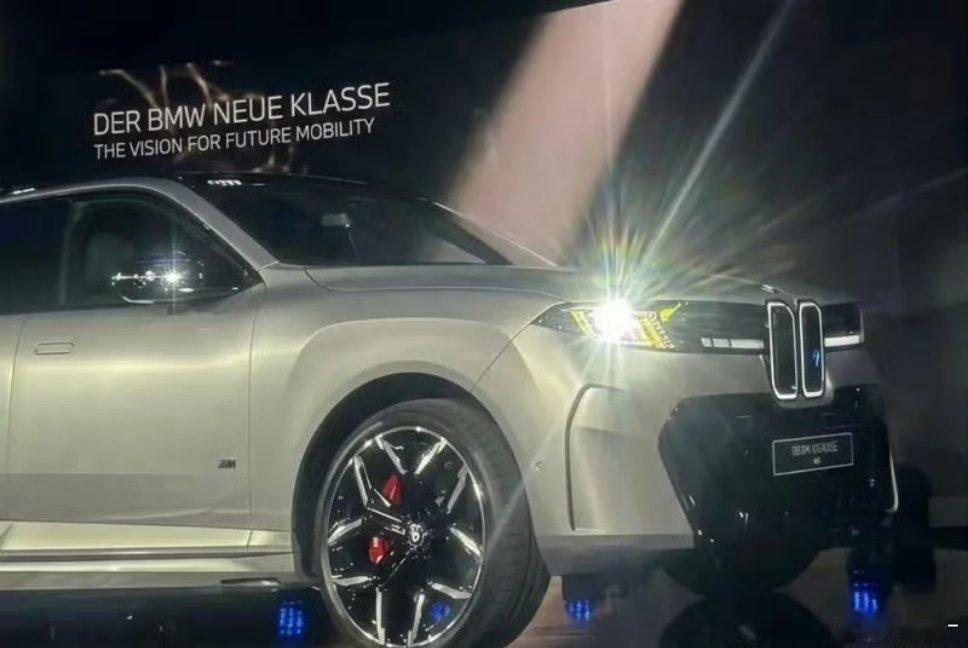 新款宝马X5，中期改款宝马7系长这样？你们觉得好看吗？