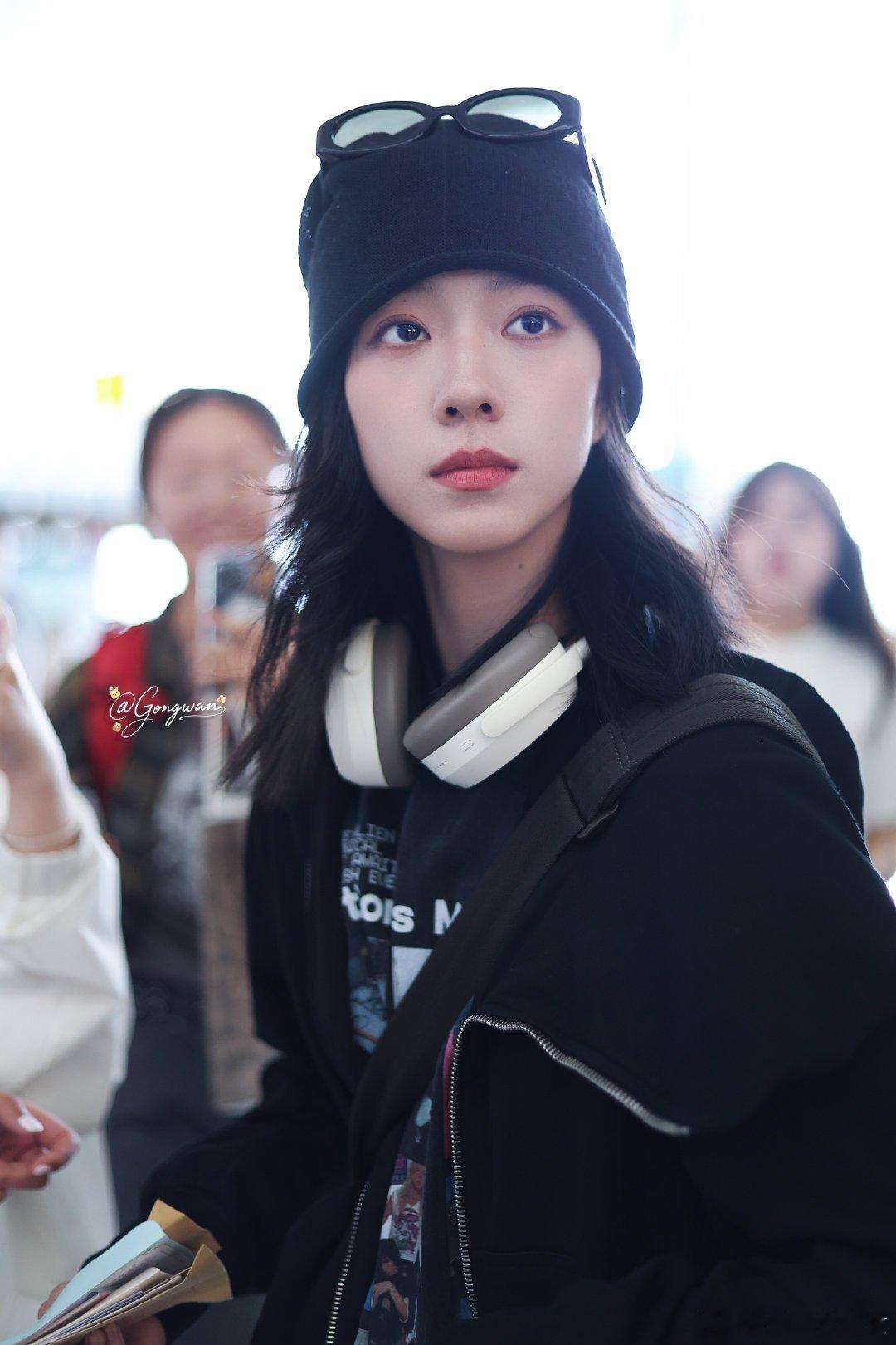 庄达菲咖位这么大吗，竟然能压番周翊然和王安宇？ 