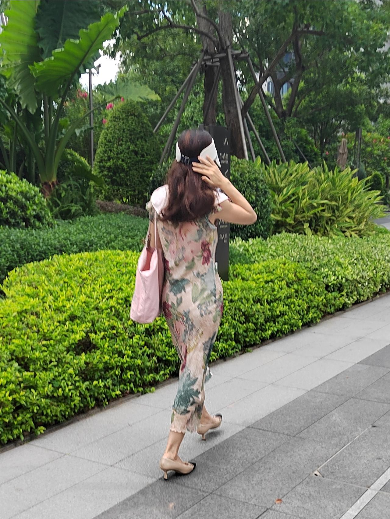 每天都要给自己留出两小时。
不开启电脑，不接听电话，也不去想明天的事。
将屏幕翻