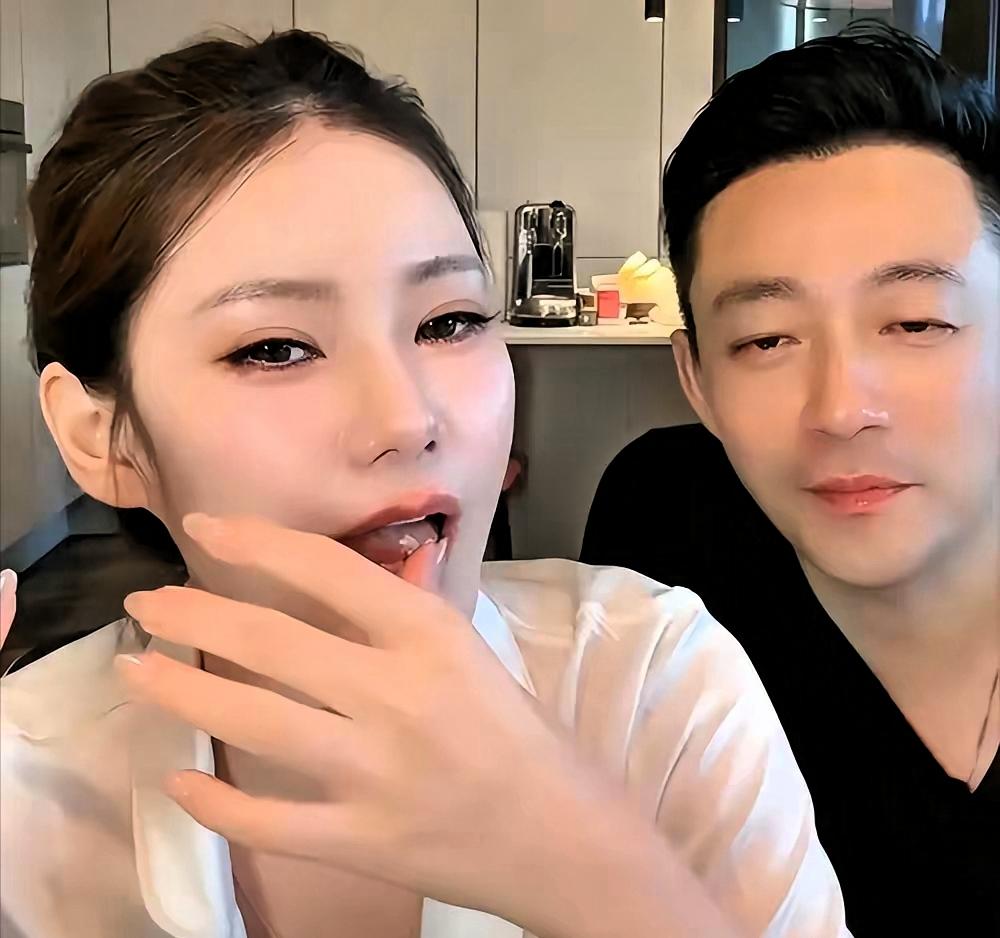 小菲很爱筱梅，真的，她孕晚期也很自律，大家都看到了, 筱梅的魅力就是自律吧，在孕