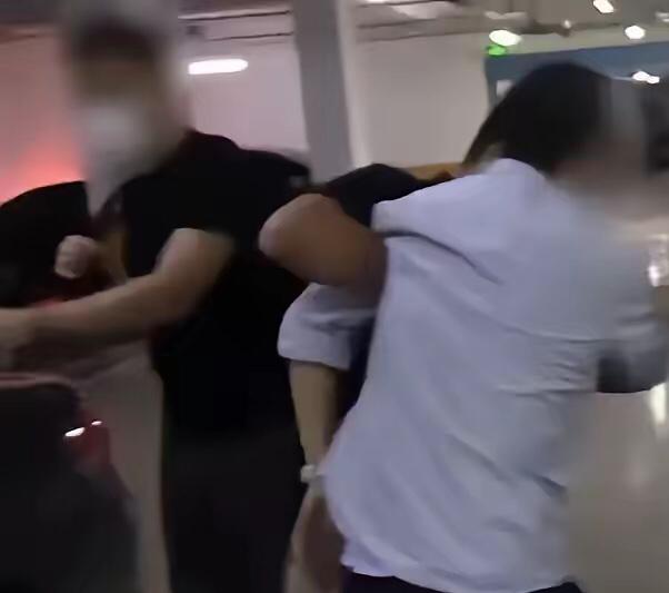 潜伏五年！国安部破获中央部门间谍案，留学生郝某沦为境外棋子

近日，国家安全部披