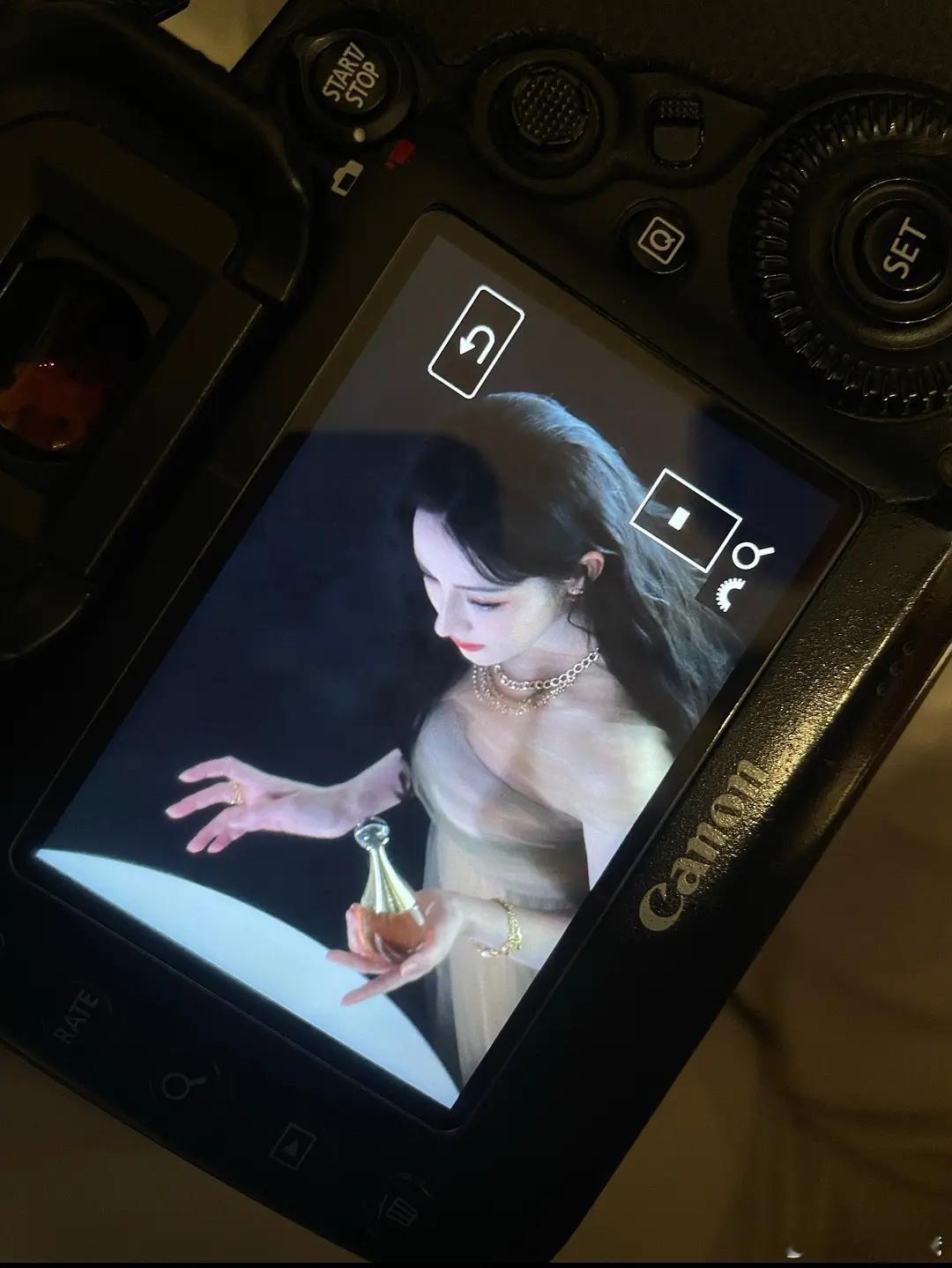 迪丽热巴今天线下活动生图，真的美！！！！ ​​​