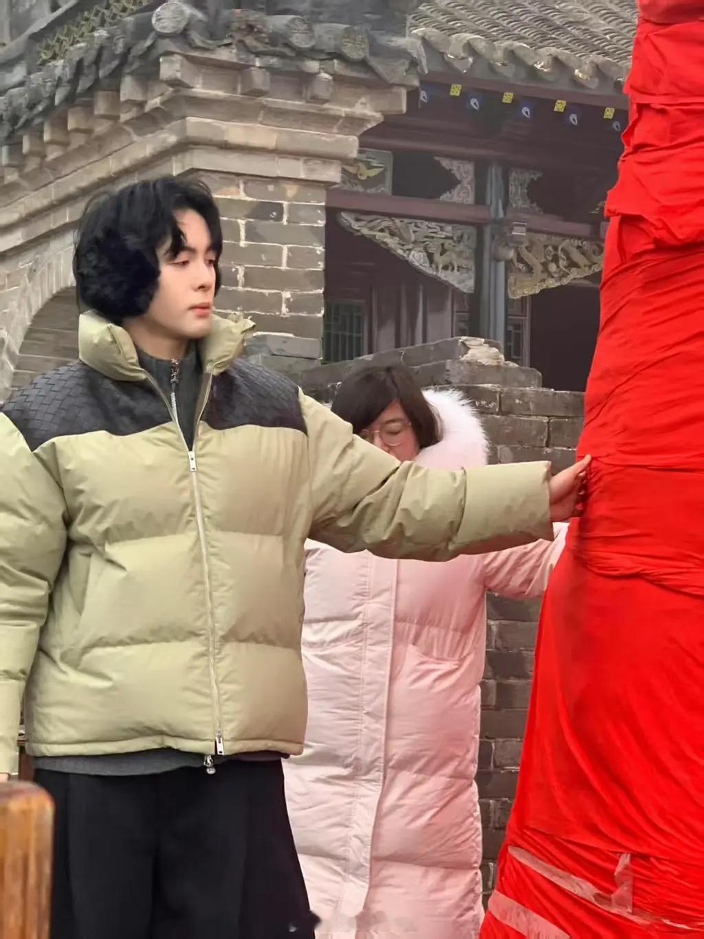 白鹿孟子义曾舜晞陈鑫海组团去大孤山了，看看谁素颜状态最好！ 