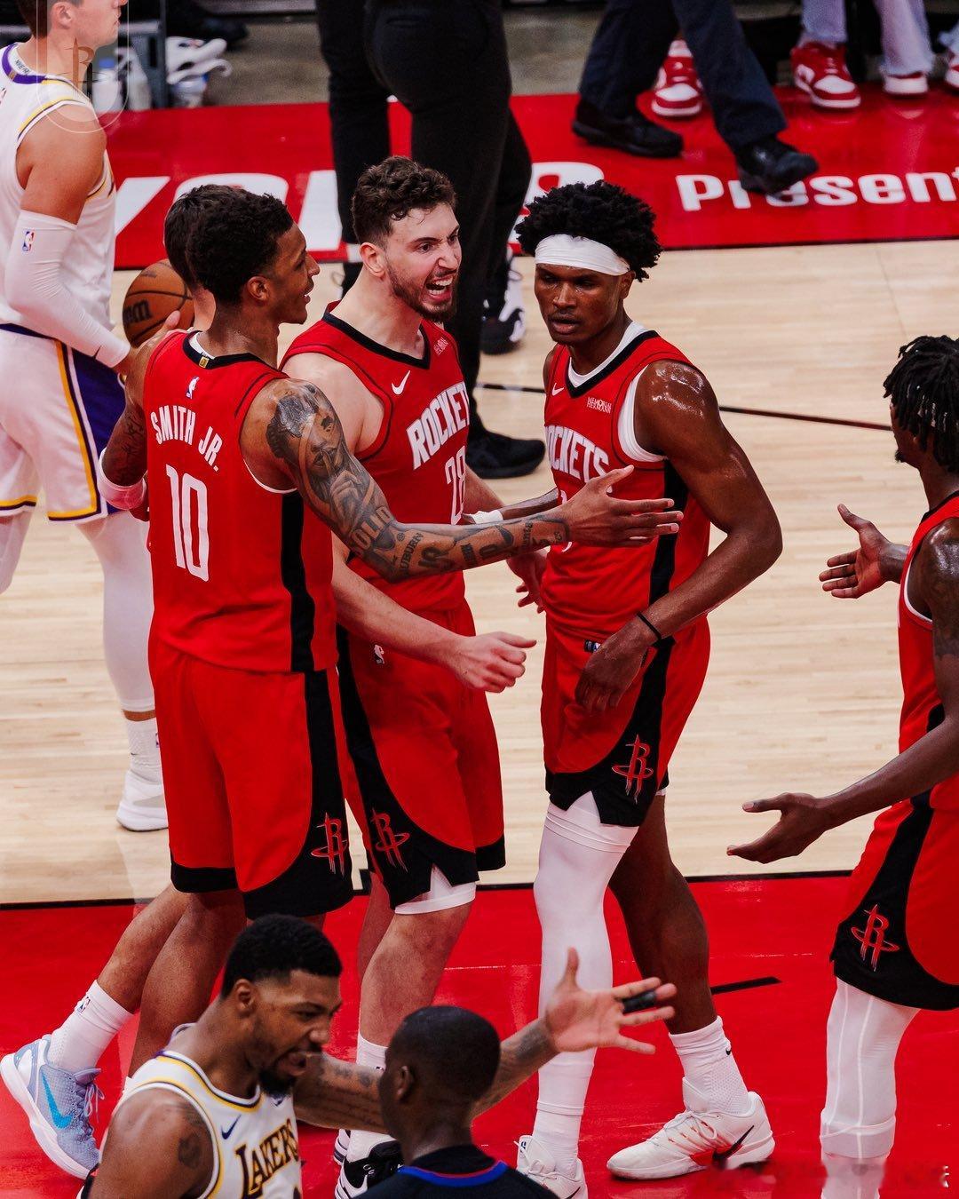 明早十点！火湖G5，火箭前往客场挑战湖人，KD缺阵，里夫斯赛前决定是否出战明天客