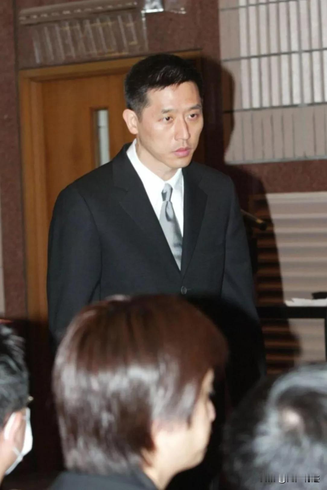 2003年4月1日那一天，唐鹤德先生是世界上最伤心的人！
那一天，所有粉丝都在为