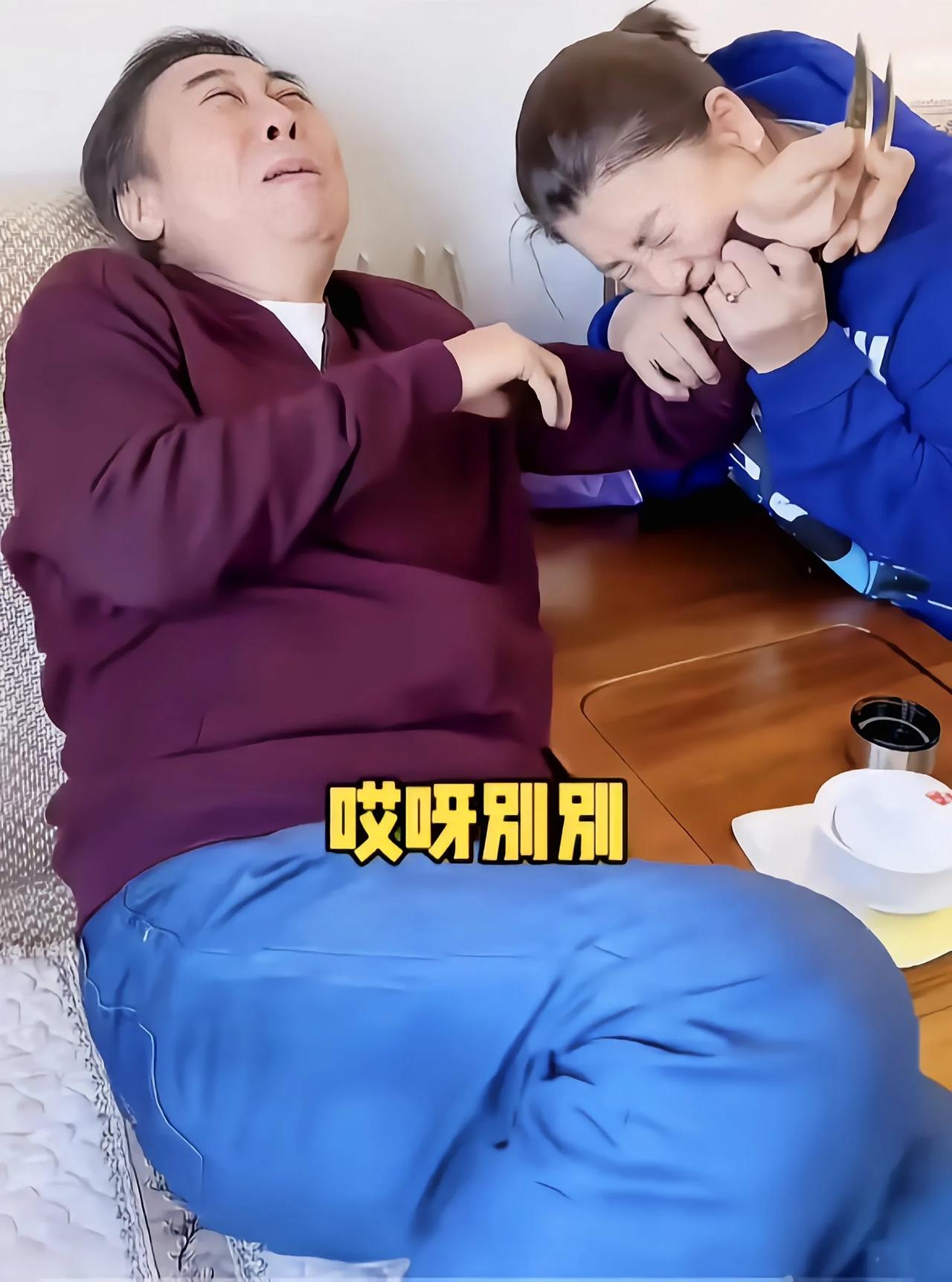 冯巩和闫学晶拍摄段子，未必非要把自己架在“搞笑”这杆秤上

冯大爷现在的身份是曲