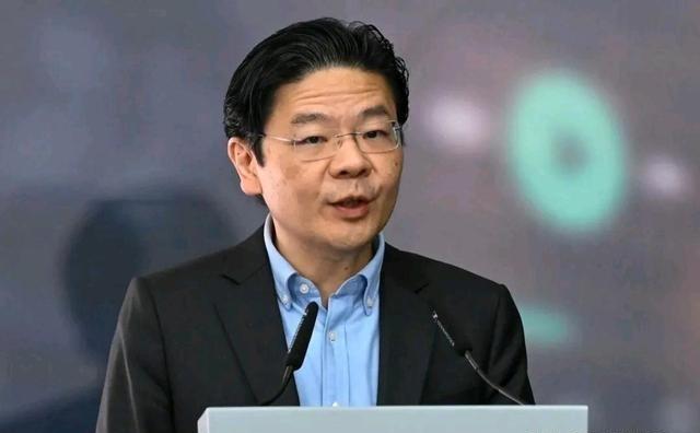 非常的诡异！泰国和柬埔寨的军事冲突完全没有停下来的迹象，但是让人没有想到的是，此