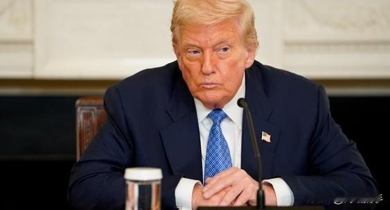 快看！国际时事头条消息！
特朗普表示可能解除对乌克兰袭击俄纵深目标的限制
据《华