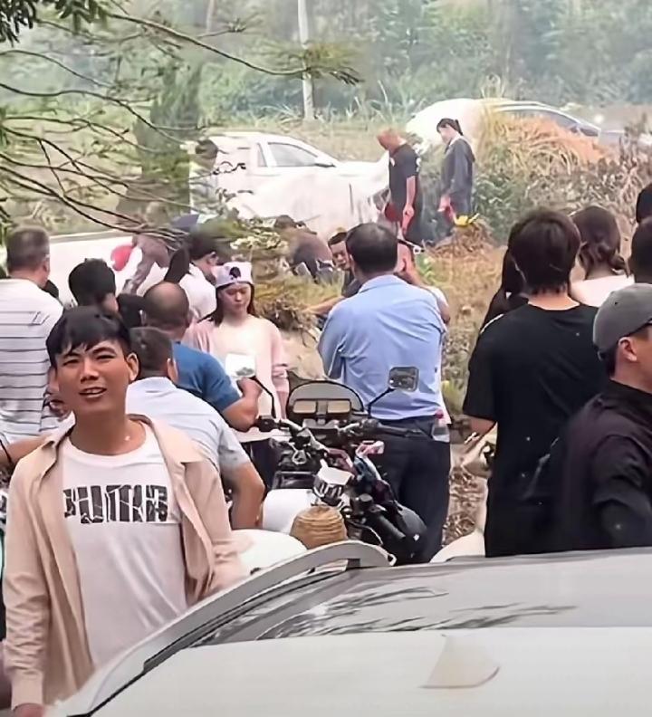 4月5日清明，全红婵低调回到湛江迈合村，和亲戚好友一同上山祭祖，全程朴素不张扬。