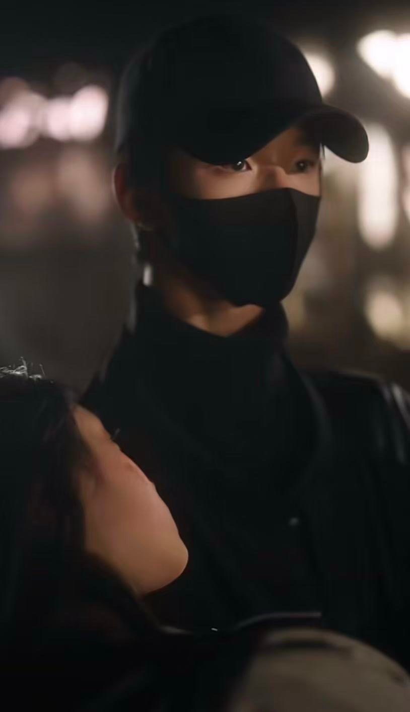 知京冬风雪夯爆了 成年人的爱情就该这样，有边界感但不疏离，克制却笃定。那些藏在细