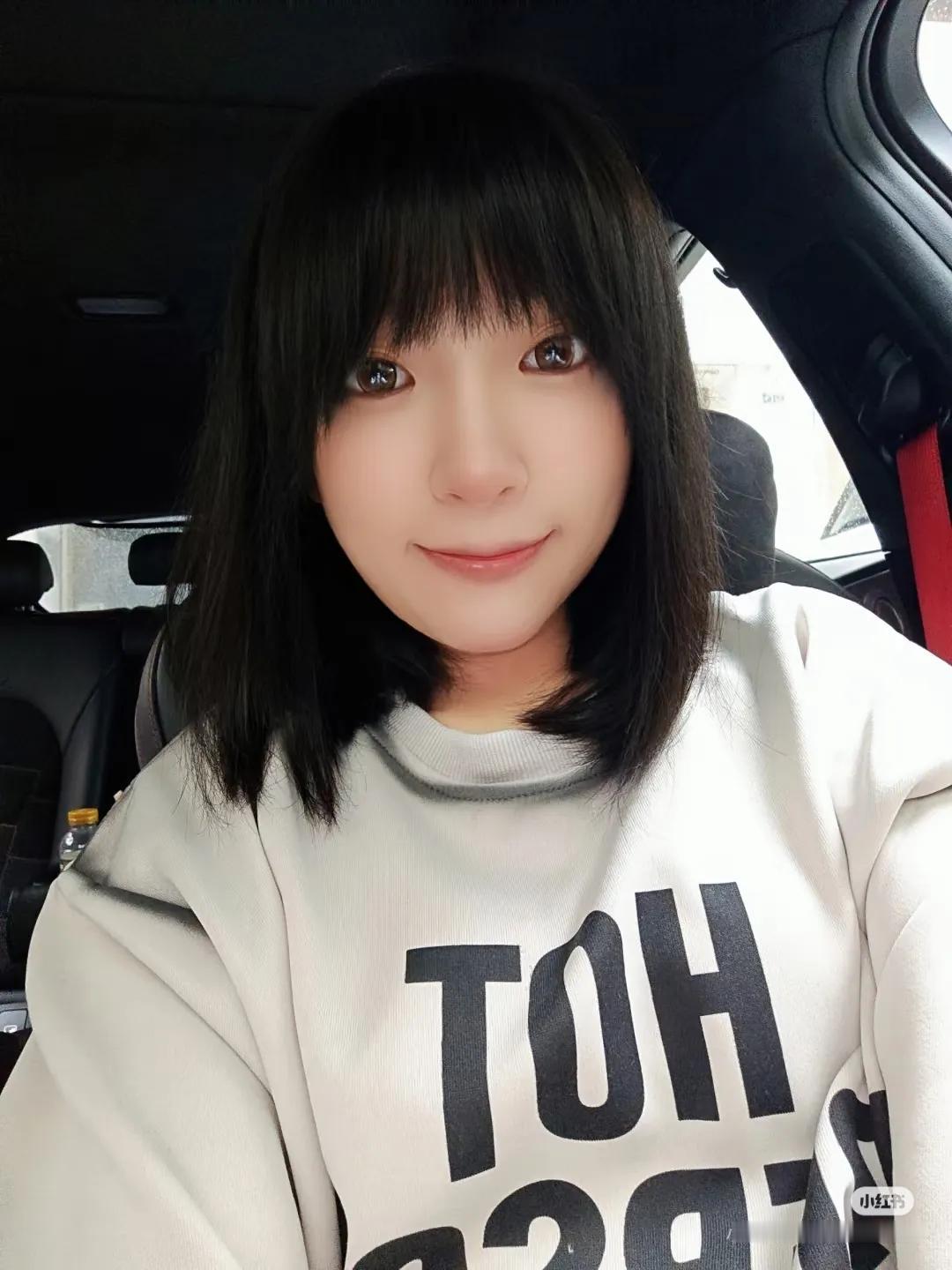 话说澳门近几年就推出了许多样靓身材正，气质也相当不错的新晋博主，而嘉恩就是其中之