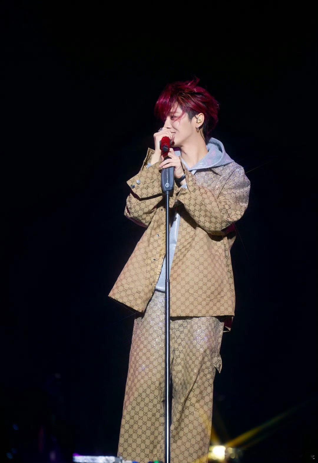 陈赫说鹿晗确实有点太帅了，不是有点，是非常 