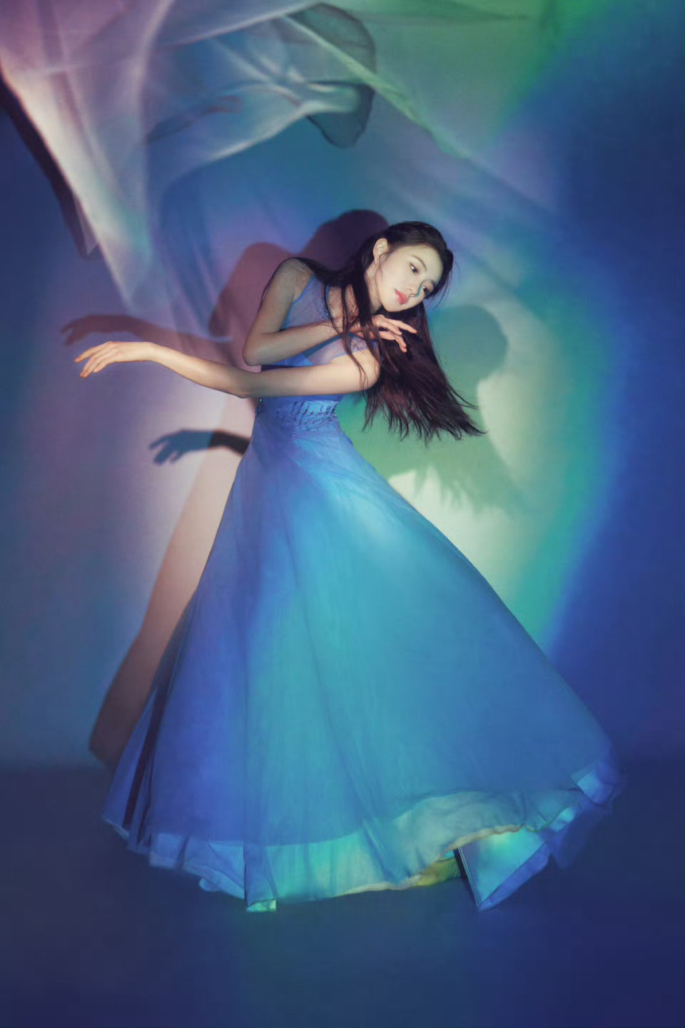 刘浩存春晚跳舞刘浩存这舞姿，真是美出新高度了！