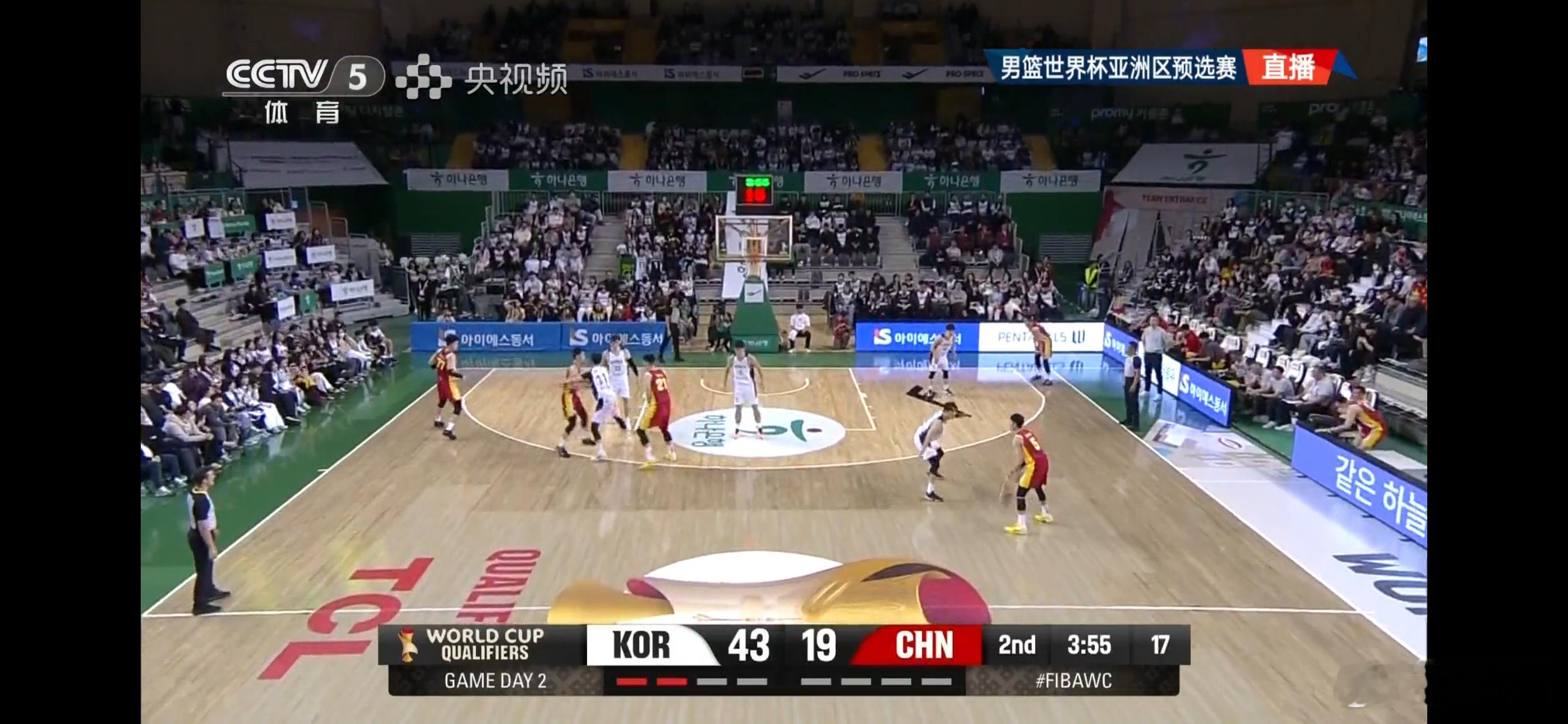 说给男篮加加油，支持一下，看了一会儿，算了吧，打打游戏了。上一次有些人镜头前的泪