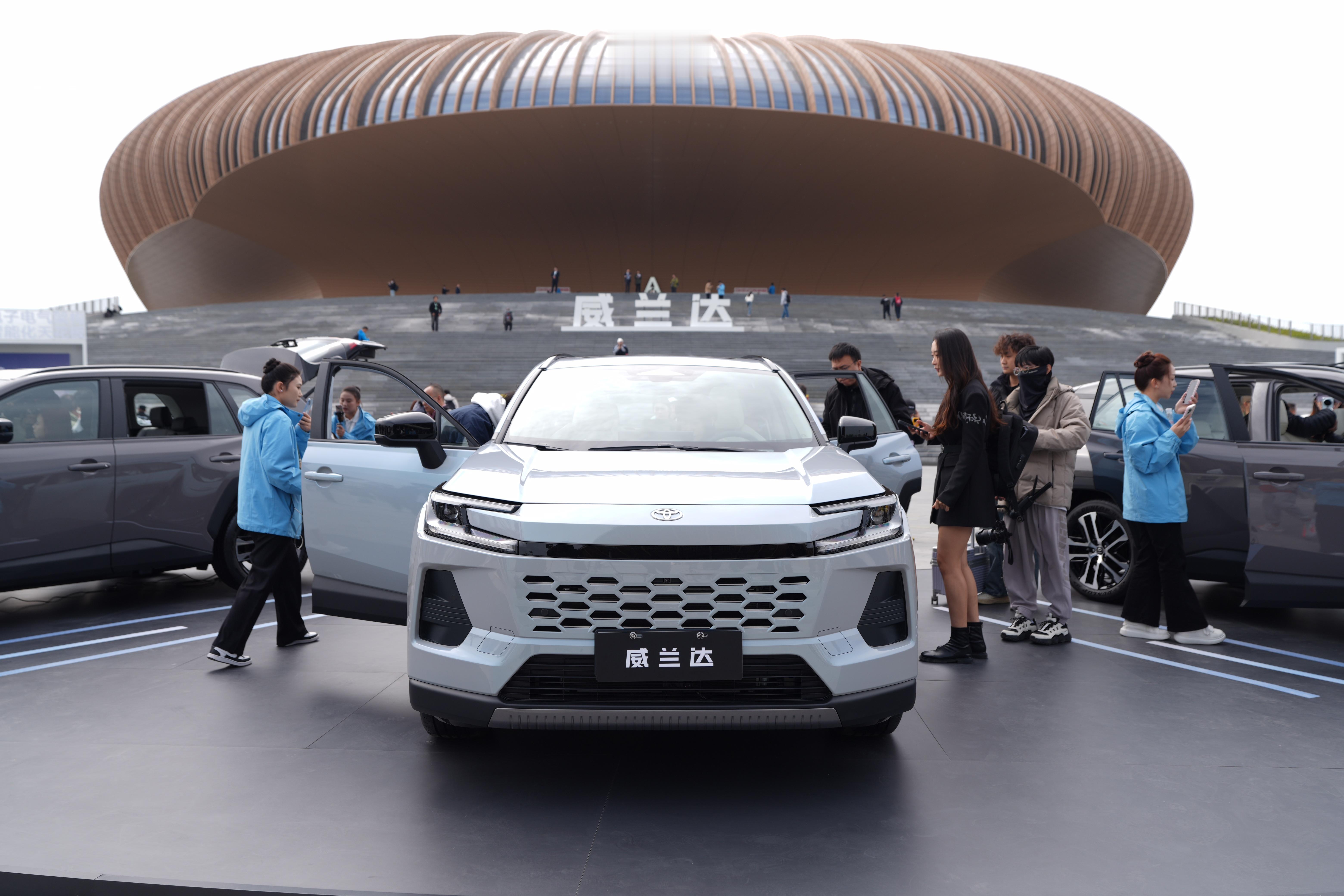 来了来了，广汽丰田全新威兰达，油电同强，坐等发布！