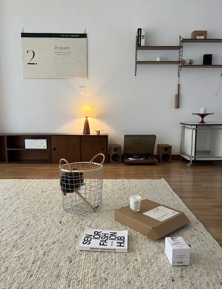 Roomtour｜分享79平复古风的家🟤客厅的暖黄色的灯💡给家增加了不少氛围